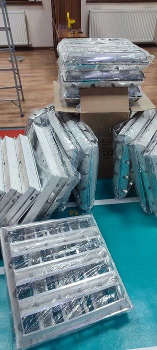 Продаются внутренние потолочные светильники б/у