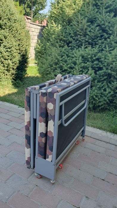 Продам раскладушку металлическую