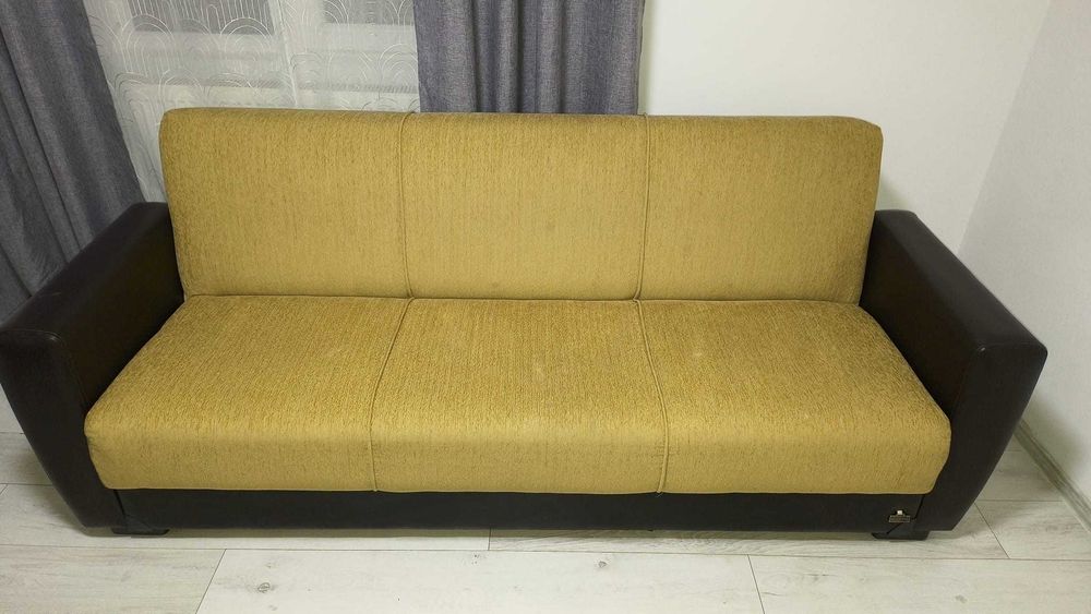Canapea extensibila 3 locuri /Cu lada / Imitatie piele +textil