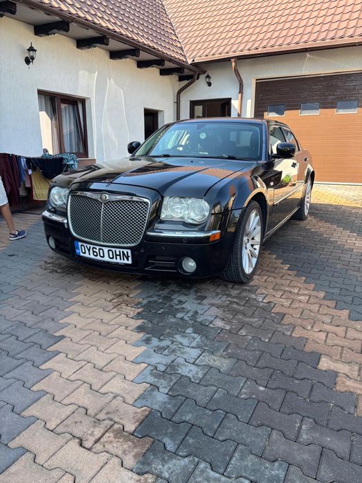 Chrysler 300C 3.0 CRD V6 Automat – Berlină Executive de Lux