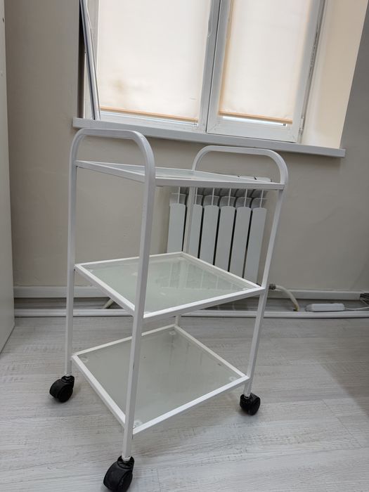 Продам столик помощник