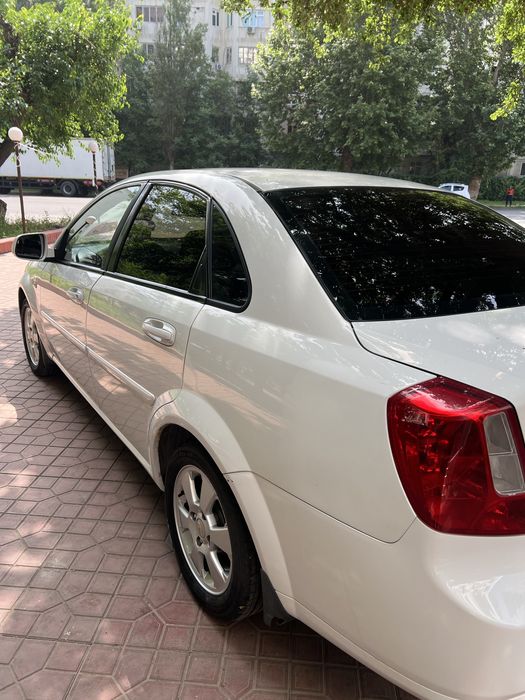 Laseti 1.8 Sotiladi 5600 bolshi