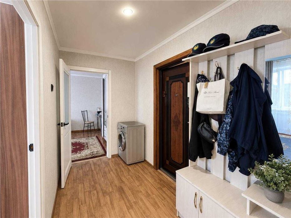 Продам 2 комн квартиру у/план. на пр.Металлургов