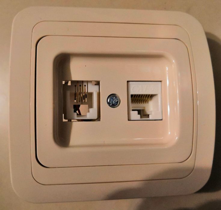 Розетка MAKEL компютър CAT5+телефон