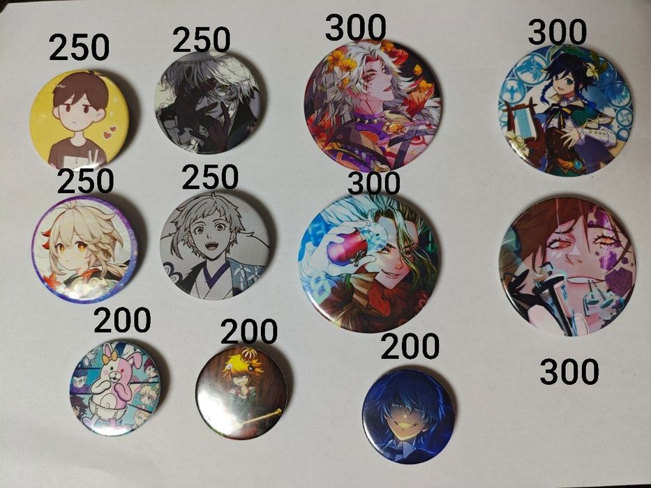 Продам  фигурки,значки,брелки