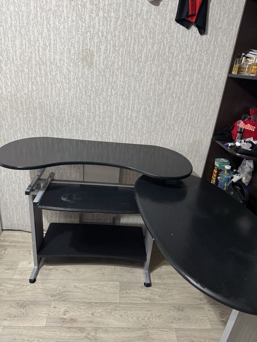 Стол. Компьютерный.