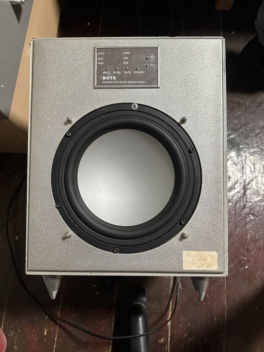 Vand un subwoofer si un mixer
