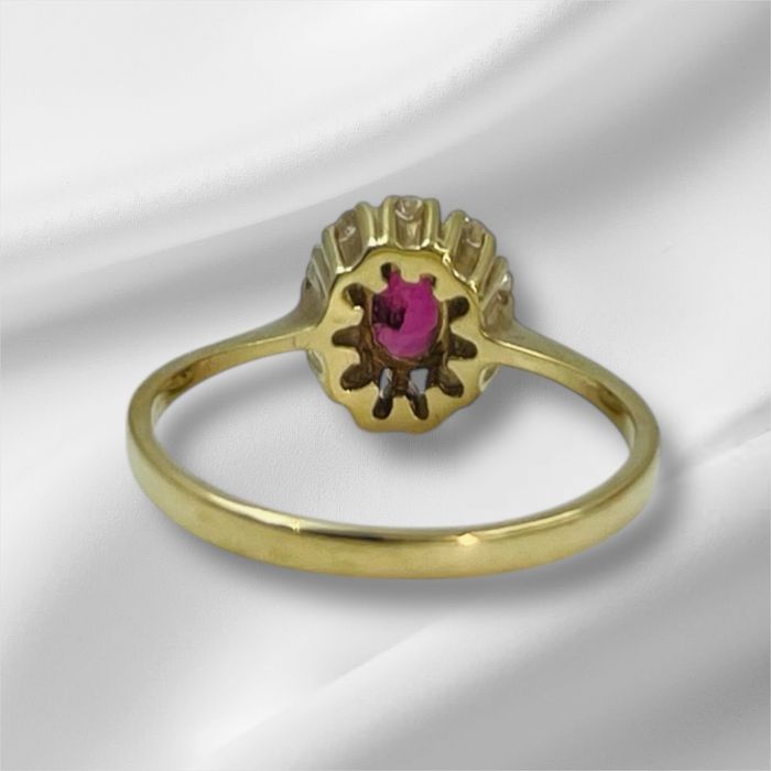 Ръчно изработен златен пръстен с рубин и диаманти – 14K