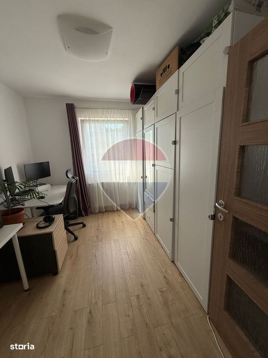 De închiriat: Apartament 4 camere DECOMANDATE