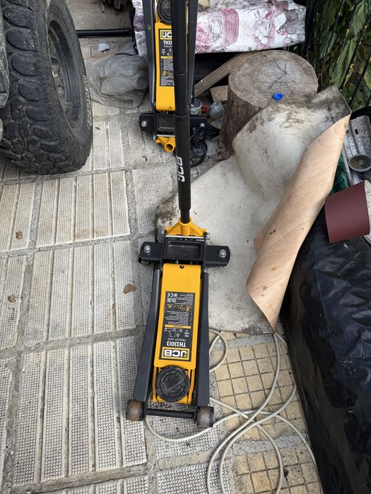 КРИК КРОКОДИЛ 3 ТОНА 77 - 505 ММ JCB. Използвани.