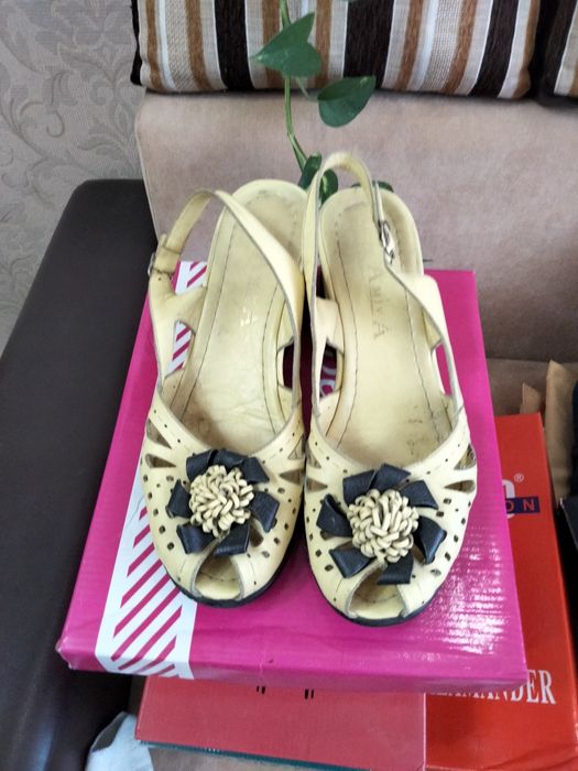 Женская обувь. Б/У  В отличном состоянии