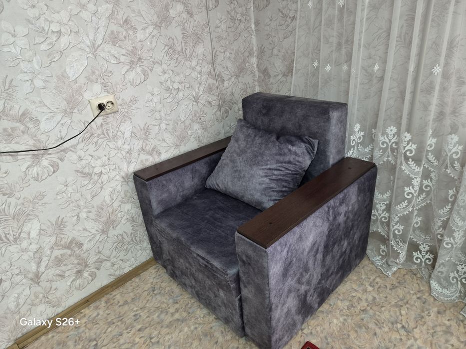 Продам диван с 2-мя креслами