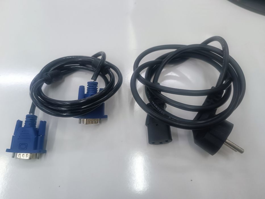 Монитор Benq в отличном состоянии.