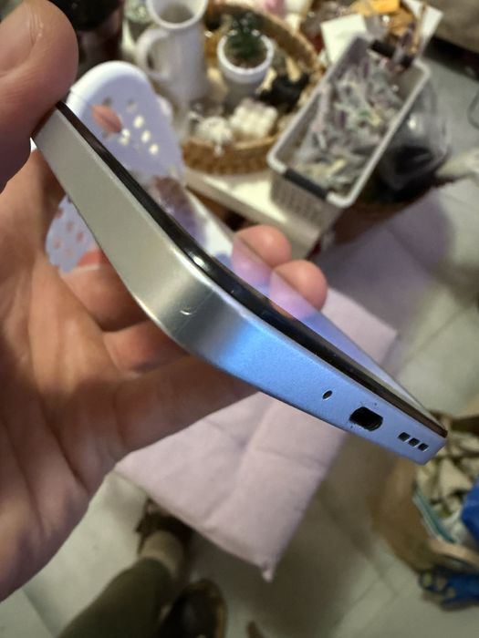 Здравейте, представям ви Redmi 13c 5g   4гб рам и 128гб памет