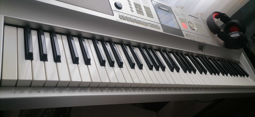 Синтезатор "Yamaha " Grand Royal dgx - 305