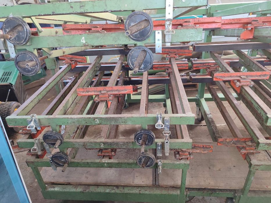 пневматична преса с четири секций