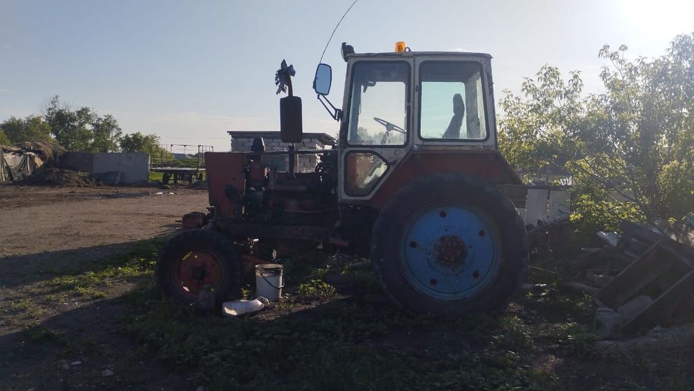 Продам два трактора