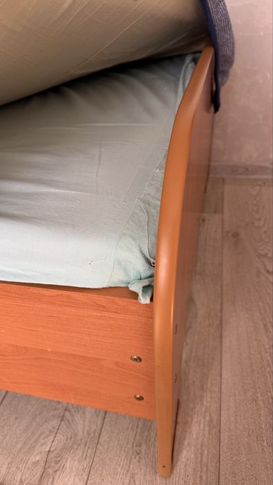 Кровать односпальная