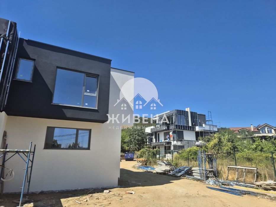 Нова къща в строеж, м-т Траката, РЗП: 341 кв.м