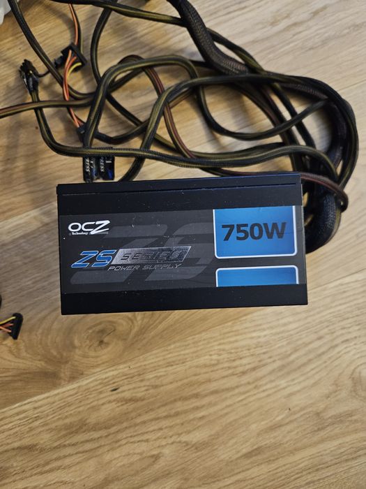 Sursa OCZ ZS Series 750W