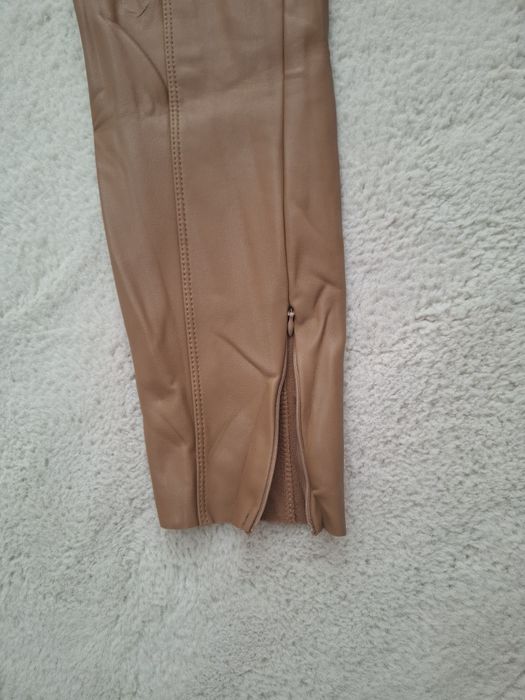 Кафяв кожен клин