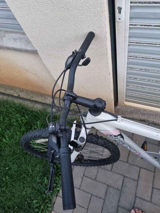 Bicicleta full suspension