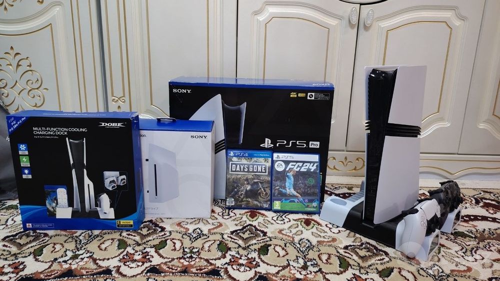 Playstation 5 pro дискаводим и док станция 2Tb состояние новый