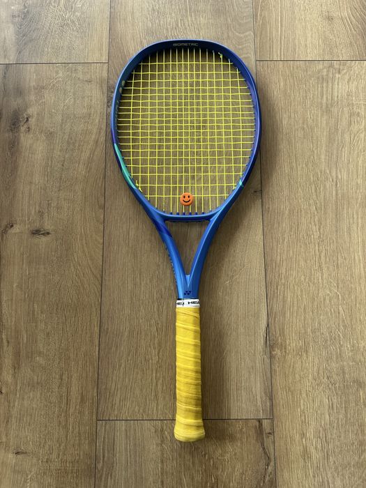 Тенис ракета Yonex Ezone 100 (2025) грип 3