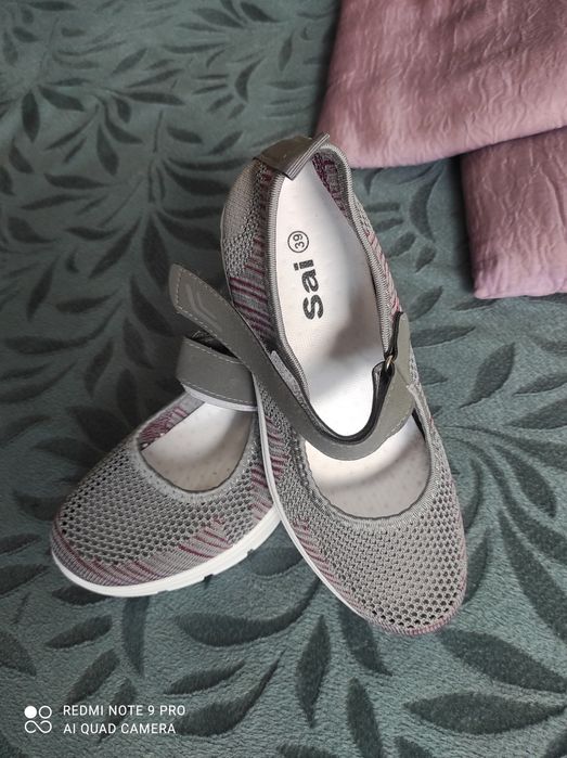 Чисто нови дамски обувки