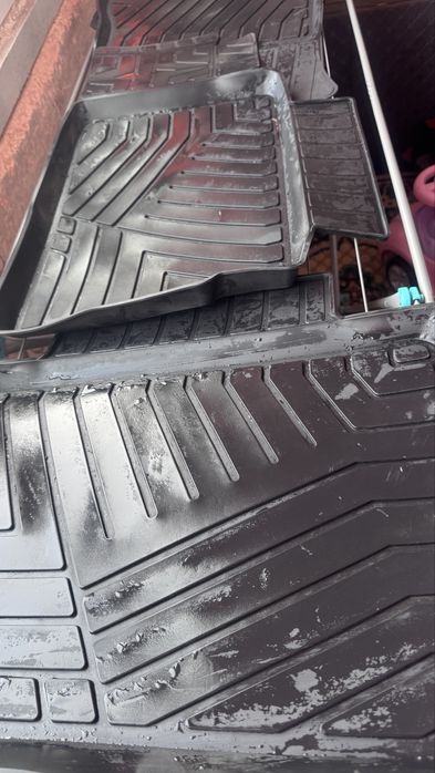 Продам полики чери тиго 7 pro max