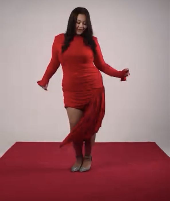 Платье вечернее , красное