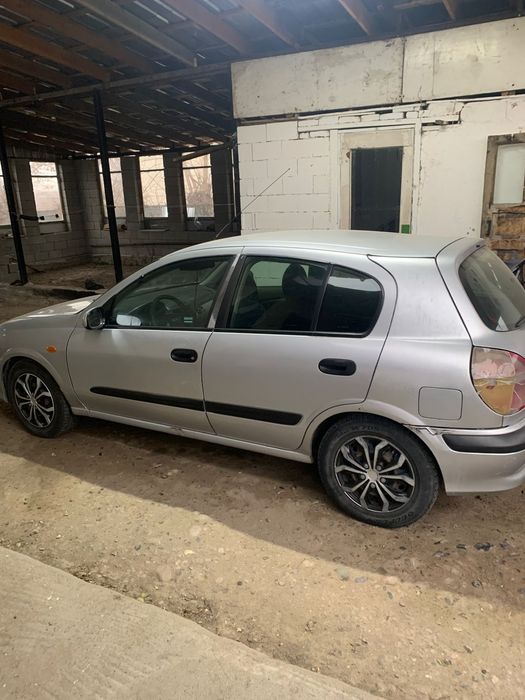 Nissan almera 2002