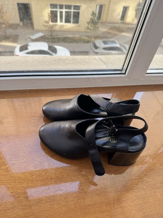 Продам женскую обувь