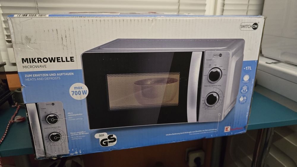 Микровълнова Switch On - 700 W