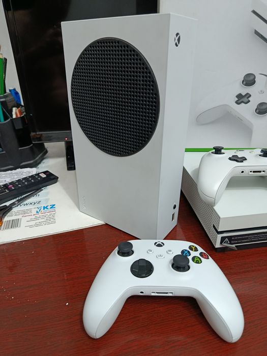Две приставки Xbox