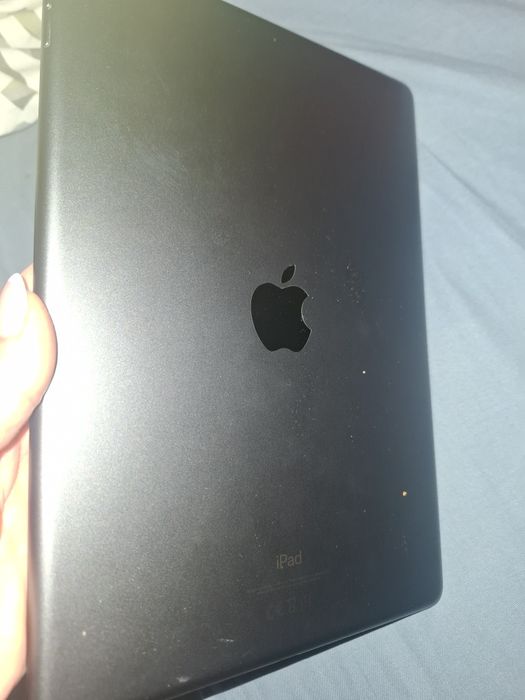 iPad (7-мо поколение, 2019, 10.2")