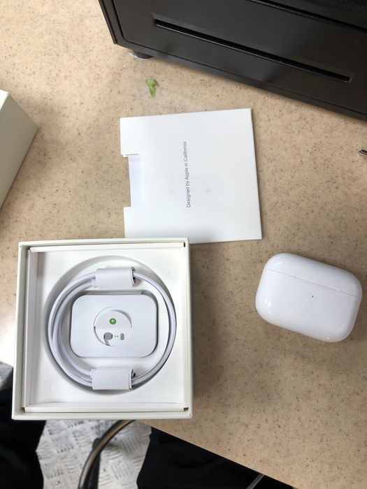 Эйрподс про продам