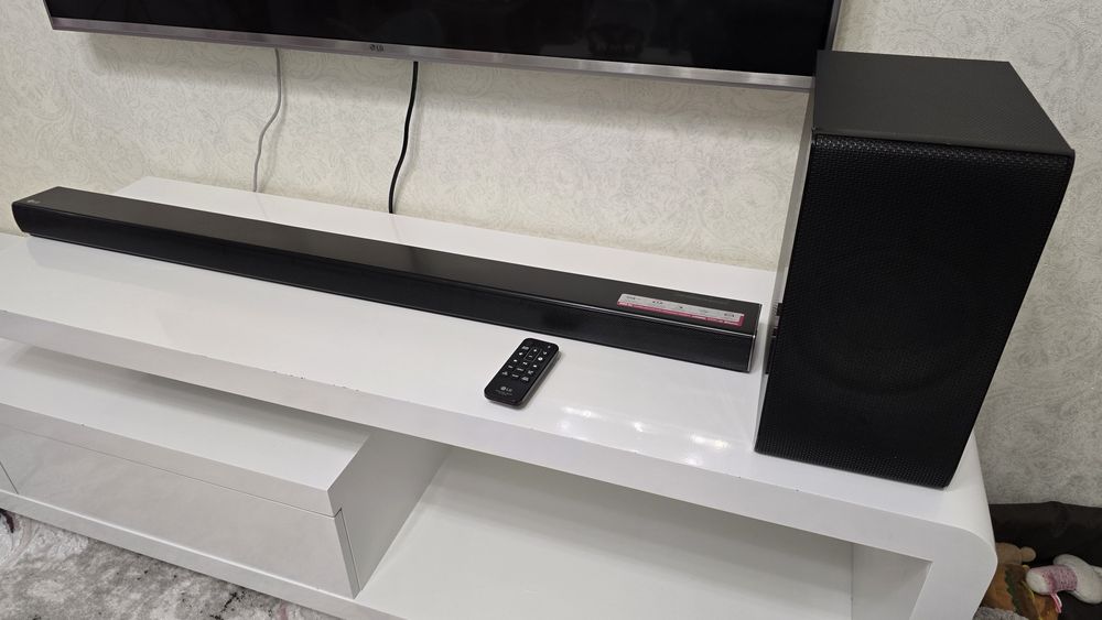 Саундбар LG модель SH7B