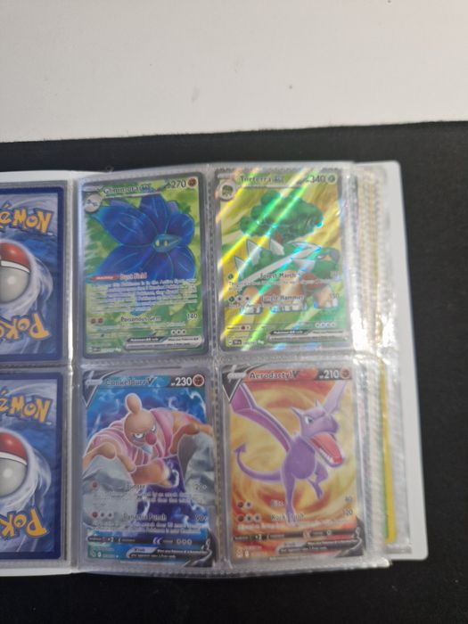 Colecție de cartonașe Pokemon