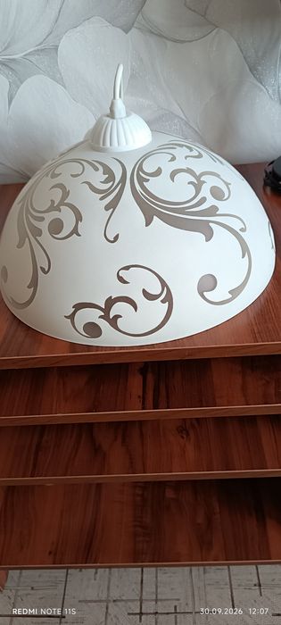 Люстра из матового стекла