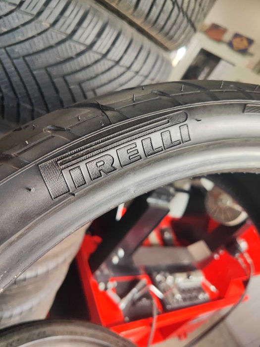 2бр. летни гуми 225/35/19 Pirelli