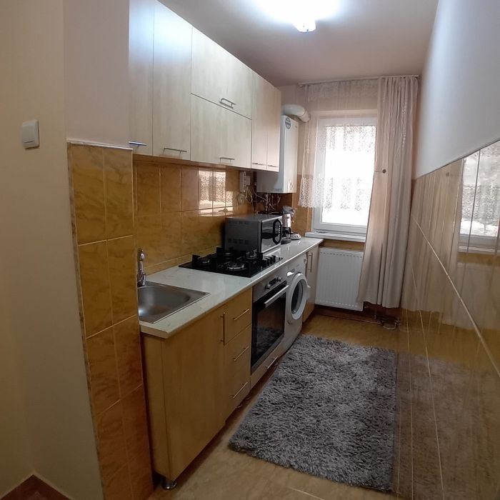 Vând apartament 2 camere Deva