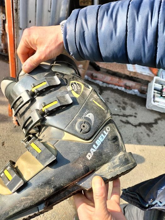 Продам горнолыжные ботинки.