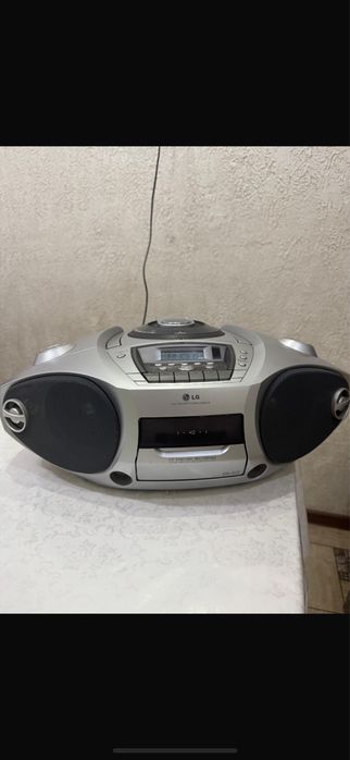 Продаётся Магнитола LG CD -372