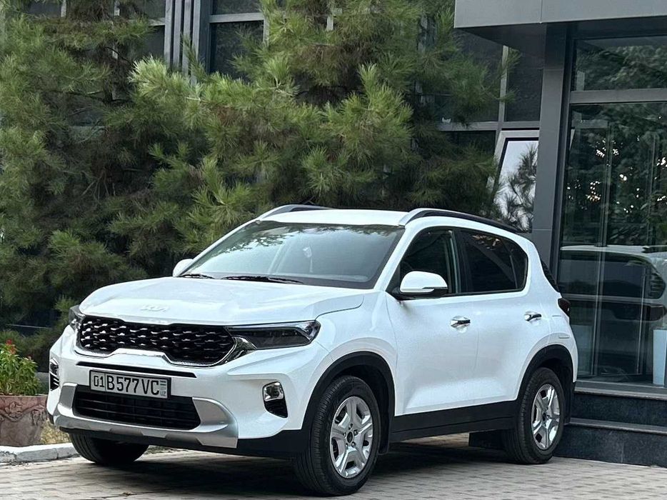 Срочно продается KIA Sonet/КИА Сонет вторая позиция почти новая.