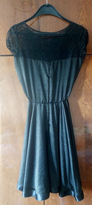 Черна елегантна рокля