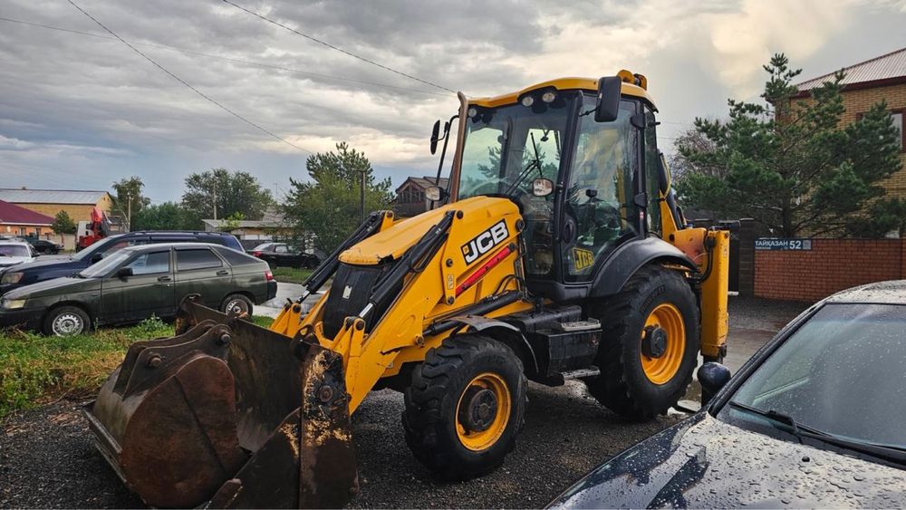 Экскаватор- погрузчик 3в 1