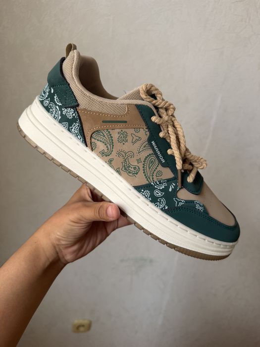 Мужские кроссовки