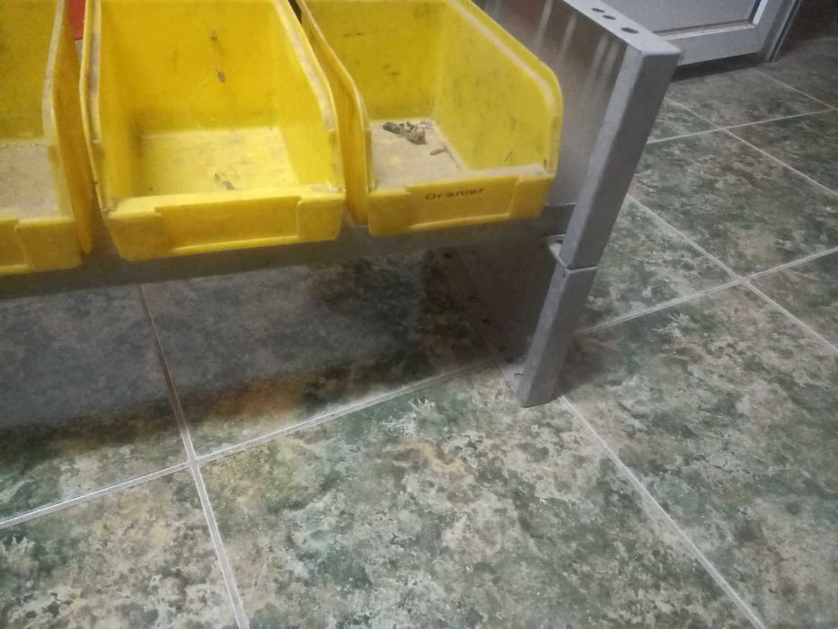 Cutii pentru diverse scule sau piese