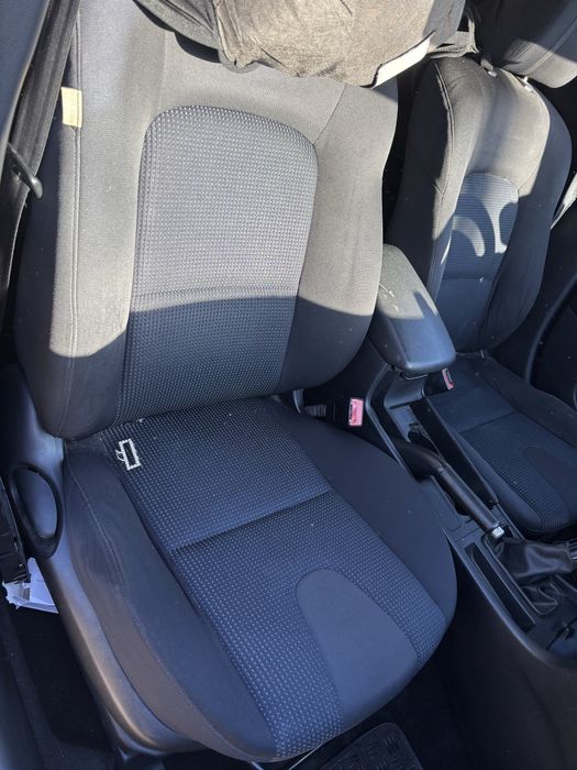 Mazda  Мазда 3  1.6 HDI НА ЧАСТИ